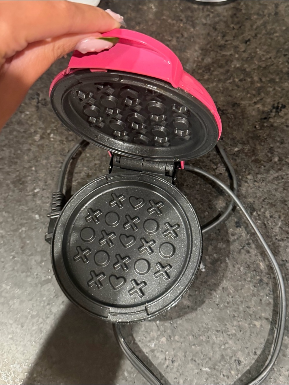 dash love mini pink waffle/ pancake maker